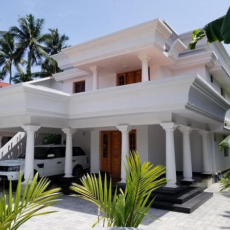 Luxury Villas Of Guruvāyūr Exterior foto